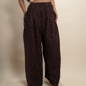 Pantalón Café con Puntos Blancos