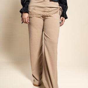 Pantalón Beige con encaje
